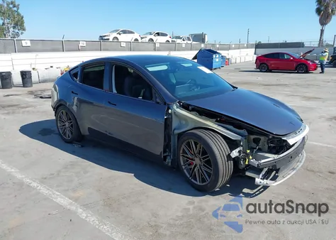 2022 Tesla Model Y Performance Dual Motor All-Wheel Drive z USA, uszkodzony, nr VIN 7SAYGDEF5NF404605